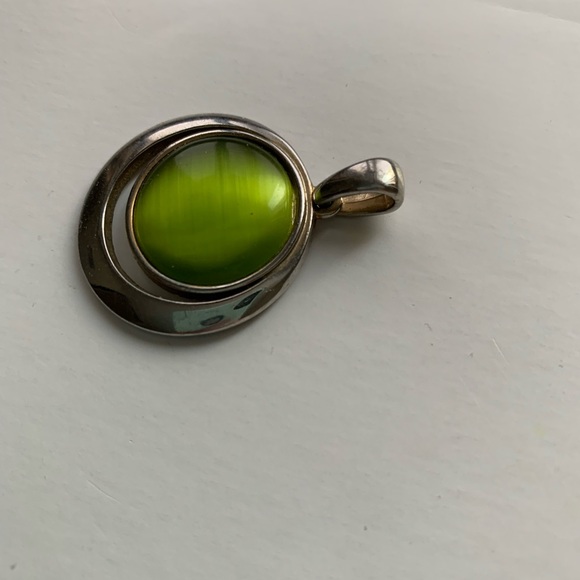No Label Jewelry - Vintage MCM Green Cat’s Eye “ Orbit” Pendant - Brushed Silver Tone